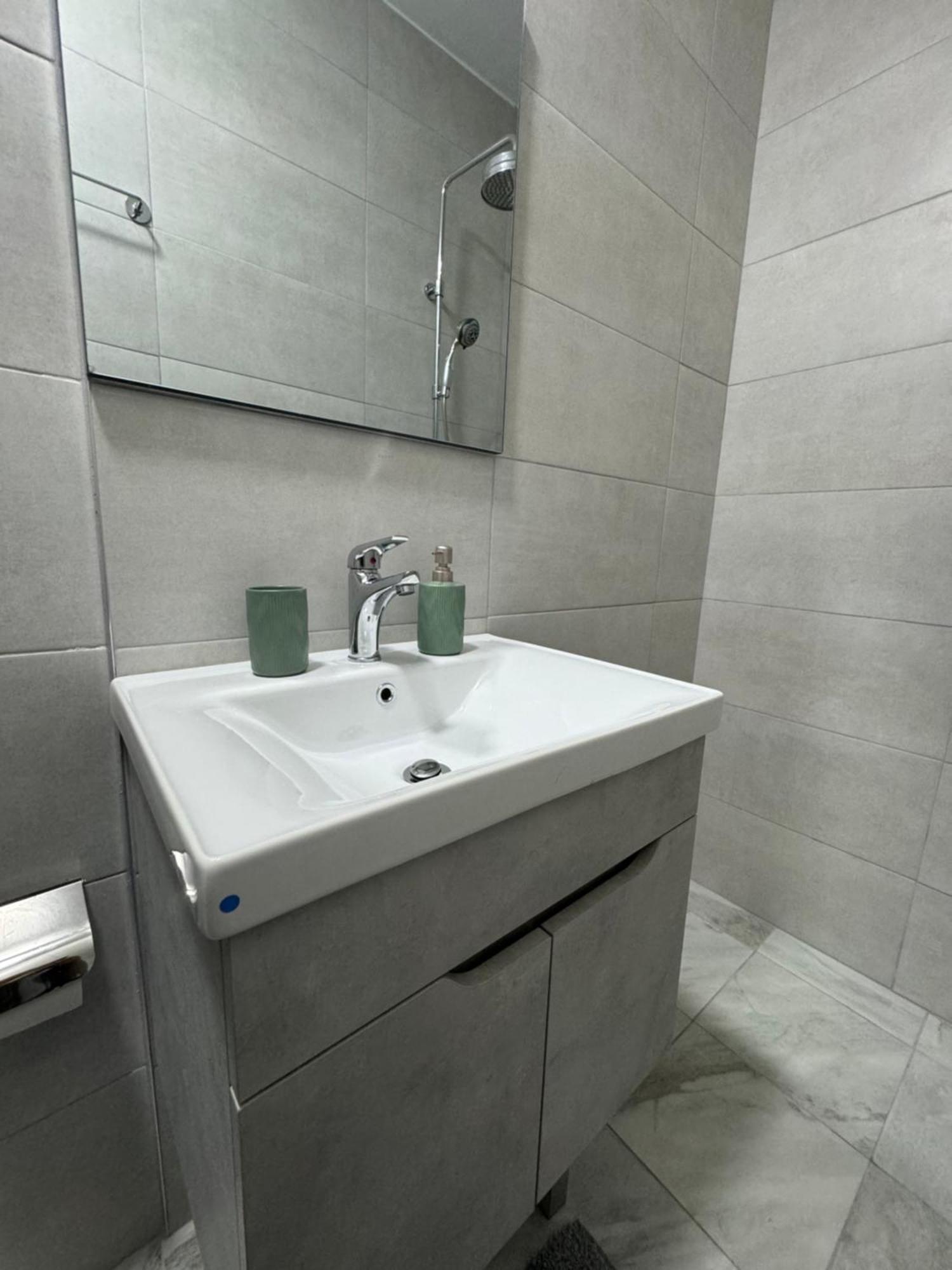 Adora Apartment Tirana Exterior foto