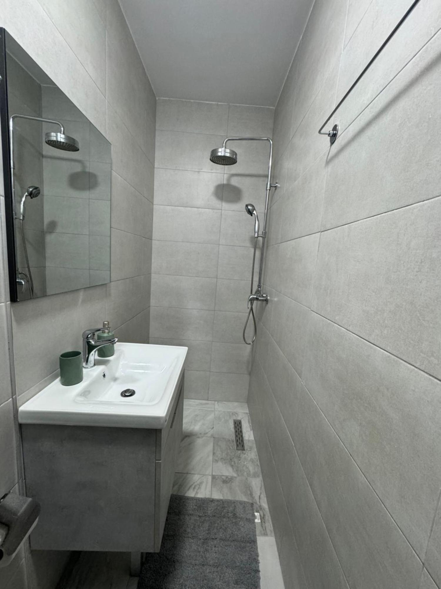 Adora Apartment Tirana Exterior foto