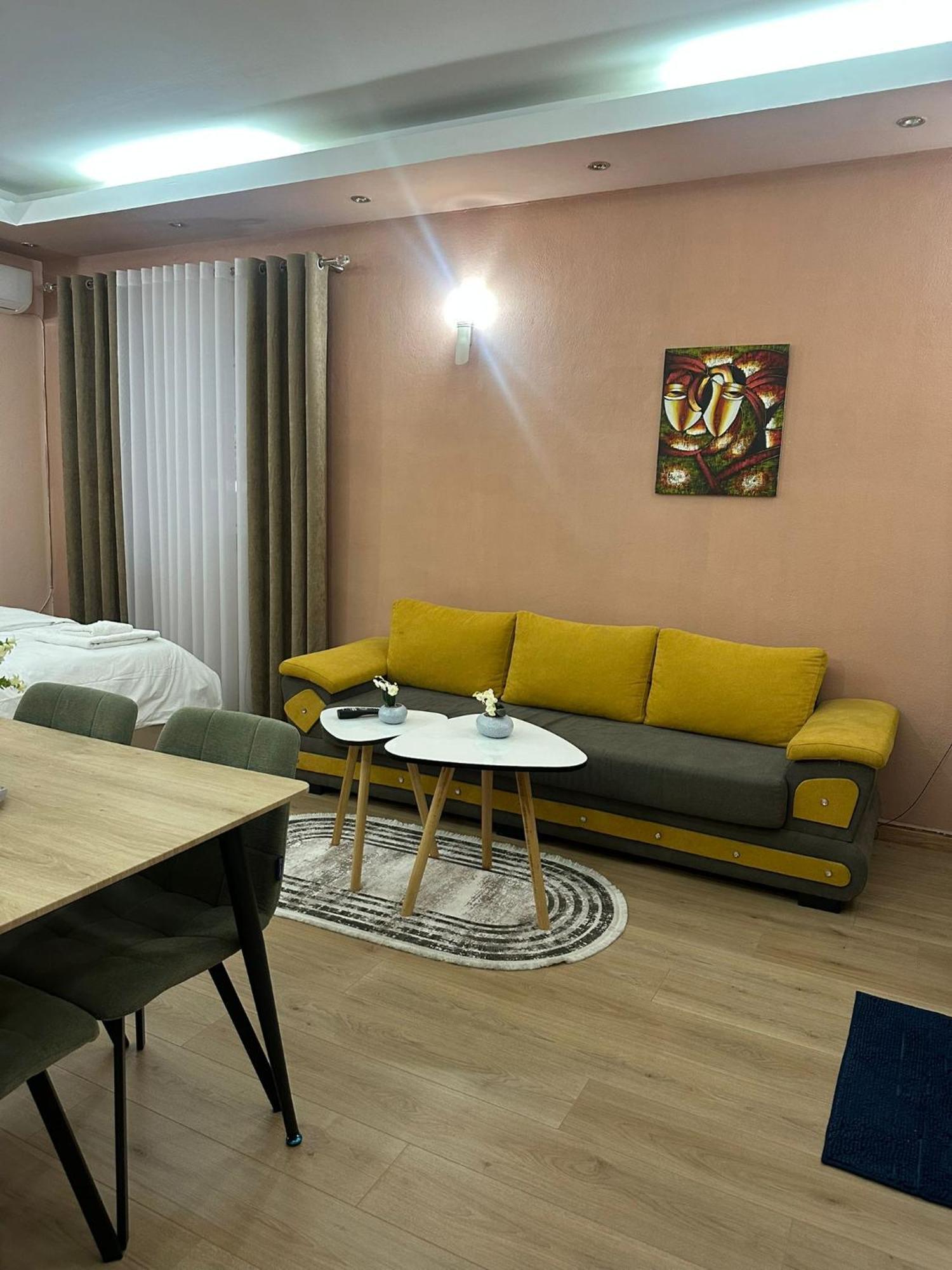 Adora Apartment Tirana Exterior foto